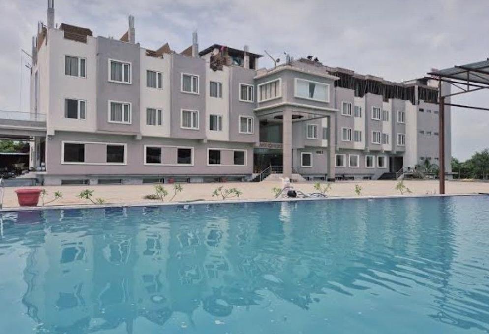 Hotel Anant Resort